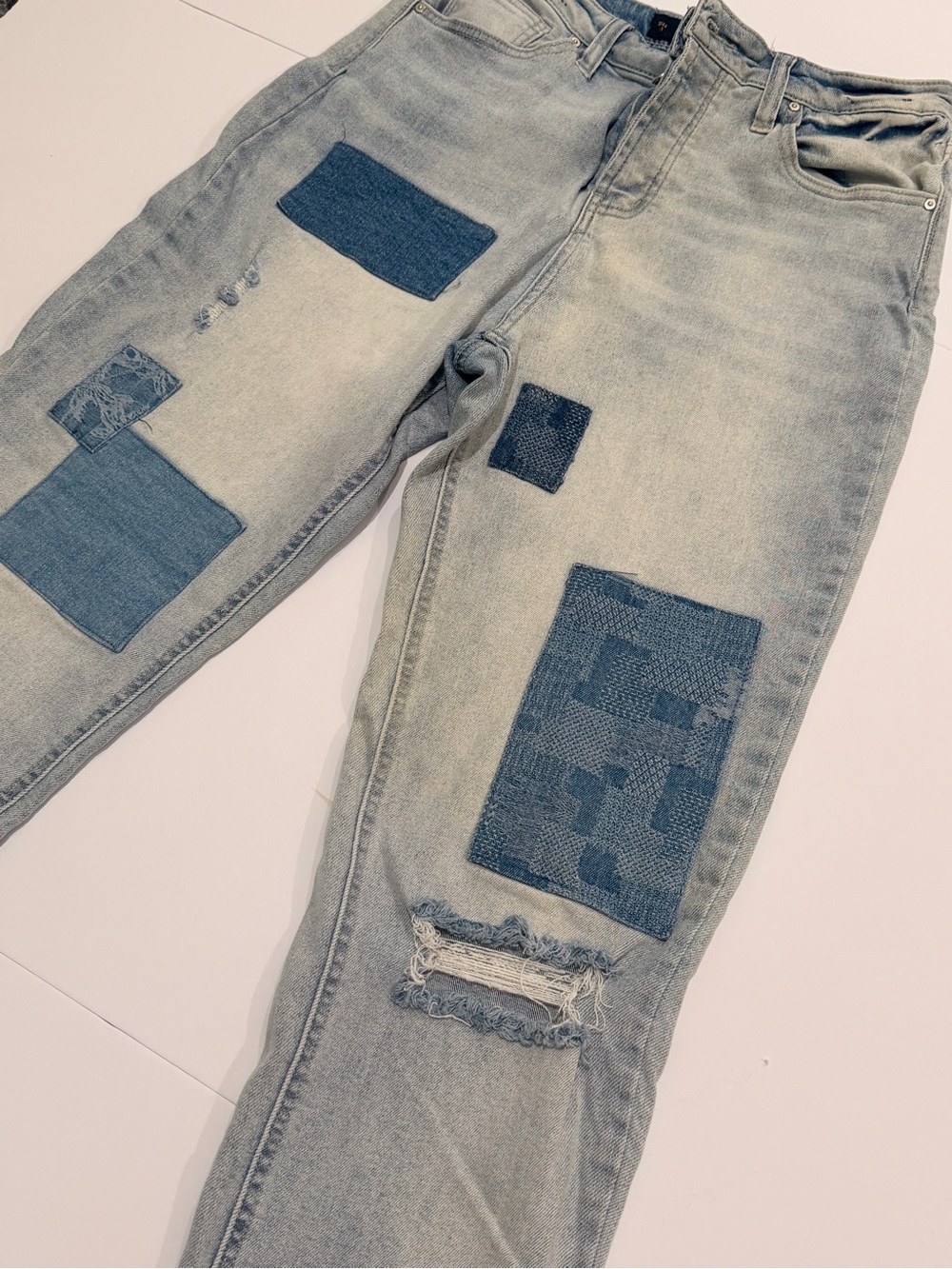 2/$25 Indigo Rein Light Blue Patchwork Jeans lightly distressed size 29 - Picture 4 of 5